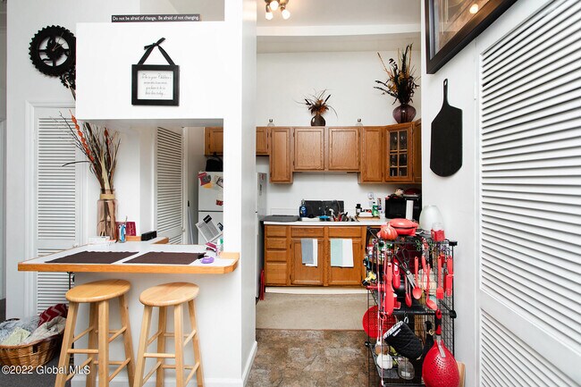 Building Photo - 80-82 Milton Ave