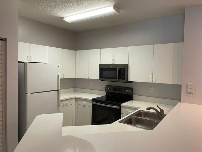 Building Photo - 510 Florida Club Blvd