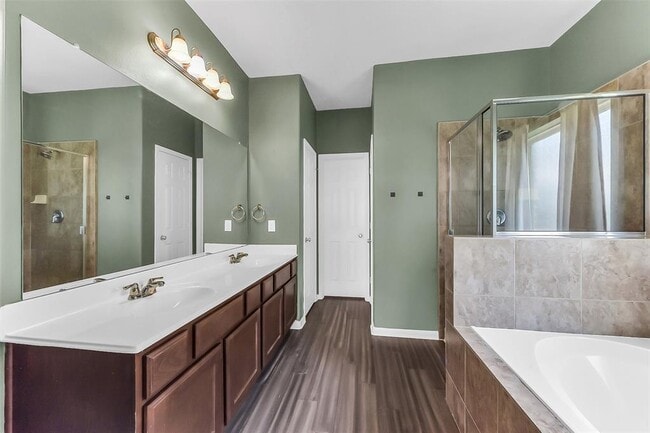 Building Photo - 16622 River Wood Ct