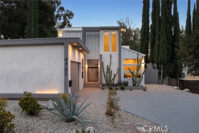 Building Photo - 4731 Topanga Canyon Blvd