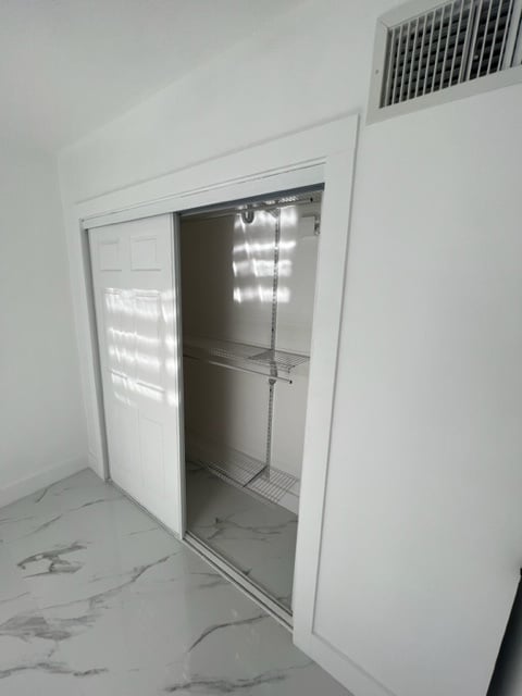 Building Photo - 4250 SW 67th Ave