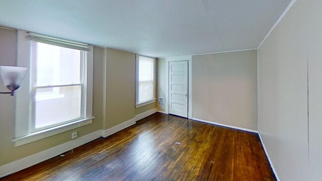 Building Photo - 1510 Summit St