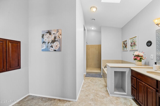 Building Photo - 6634 N 176th Ave