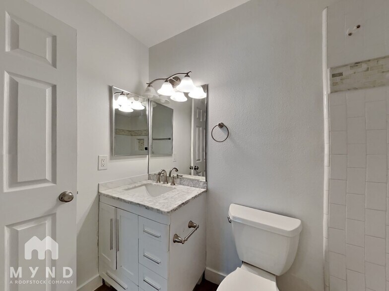 Building Photo - 1116 W Dunbar Dr