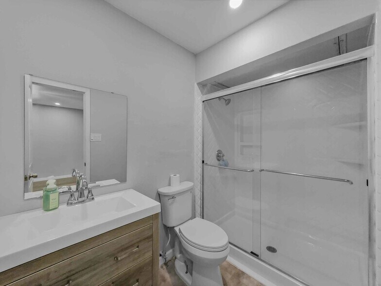 Building Photo - 4917 Woodruff Dr