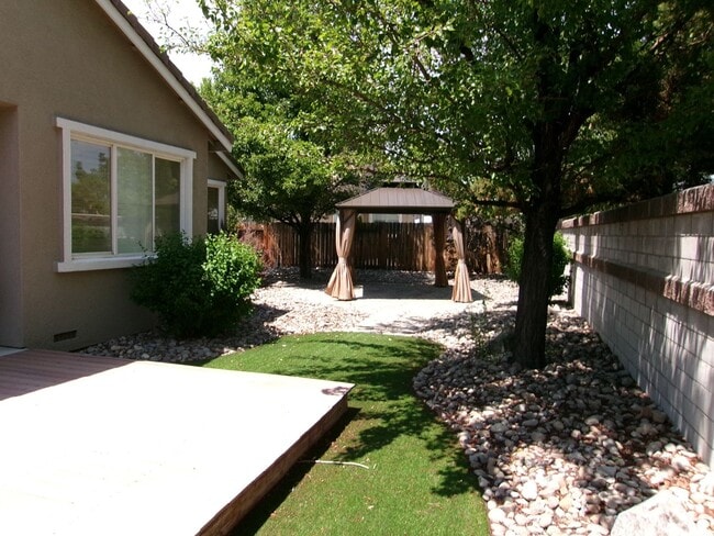 Building Photo - Beautiful 3bd, 2 bath, 3-car garage home in Sparks