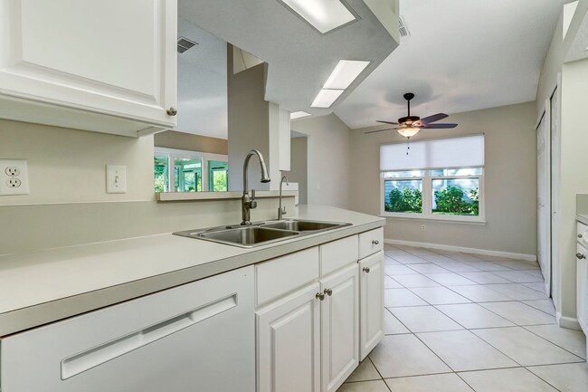 Building Photo - Enjoy Florida Lifestyle on Amelia Island
