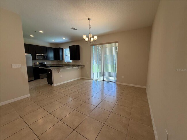 Building Photo - 2432 Seven Oaks Dr