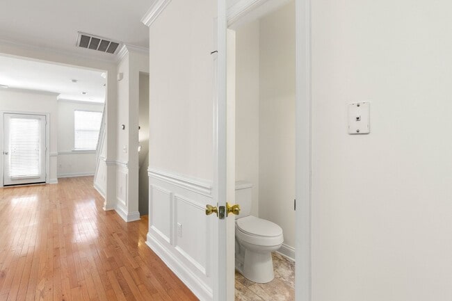 Building Photo - Beautiful Updated Townhouse located in Iredell County! 2BR/2.5BA Garage