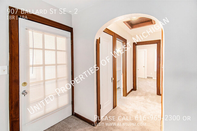 Building Photo - Available Now | 1 Bedroom 1 Bath Upper Lev...