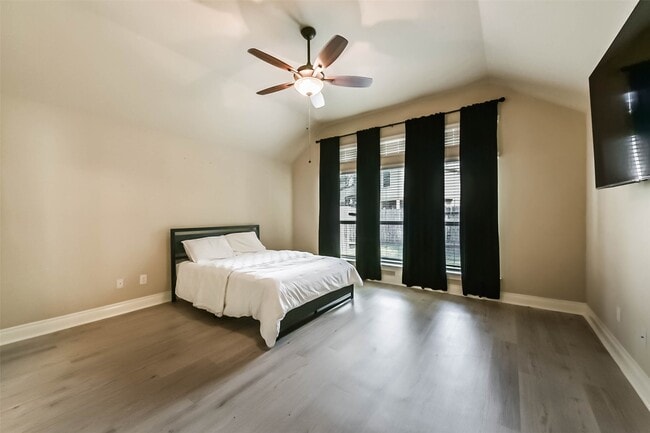 Building Photo - 13010 Gentle Water Dr