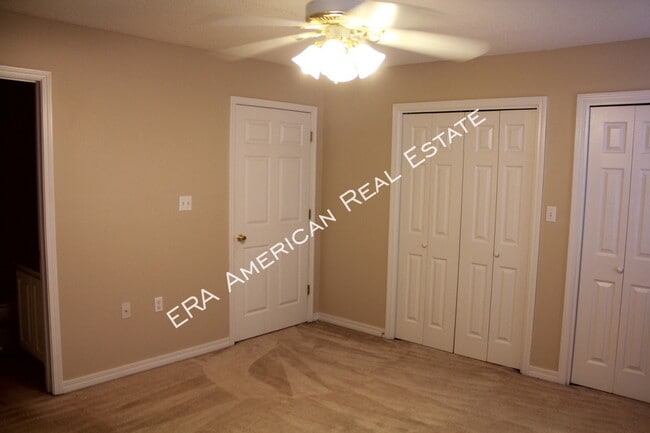 Building Photo - 976 Scenic Oak Ln