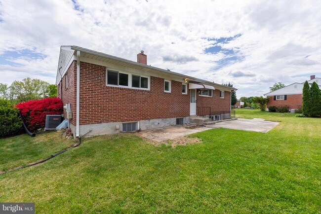 Building Photo - 1626 Pickett Rd