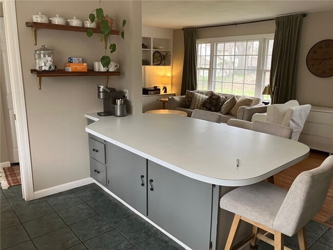 Building Photo - 4 Peachtree Ln