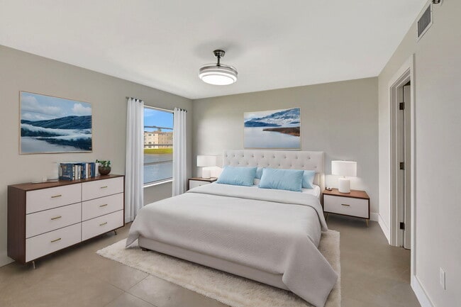 Building Photo - 14095 Royal Vista Dr