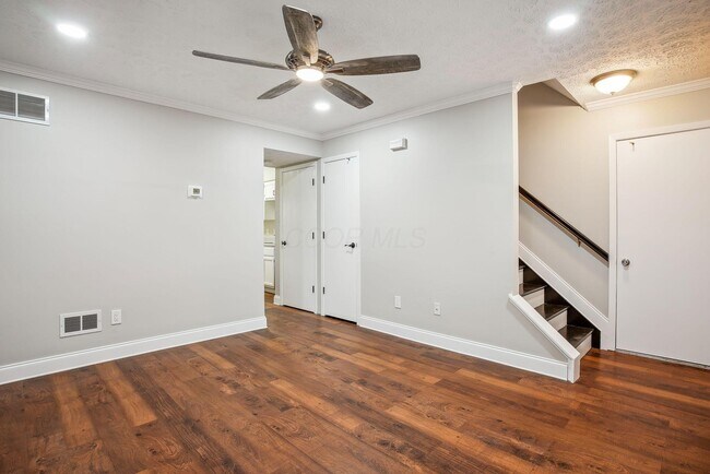 Building Photo - 700 Alta View Ct