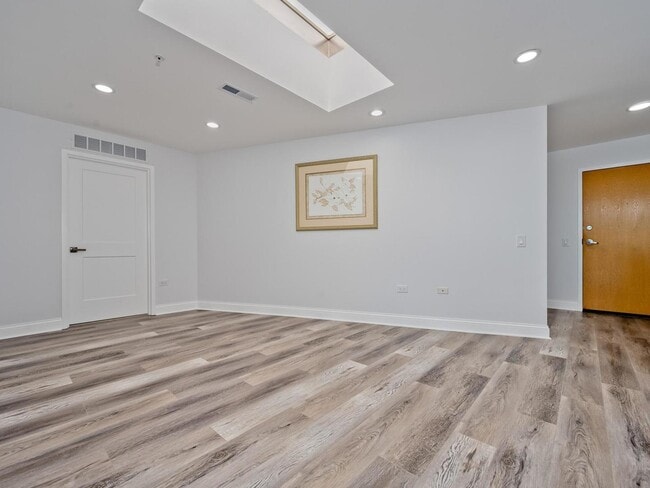 Building Photo - 1800 Dewes St