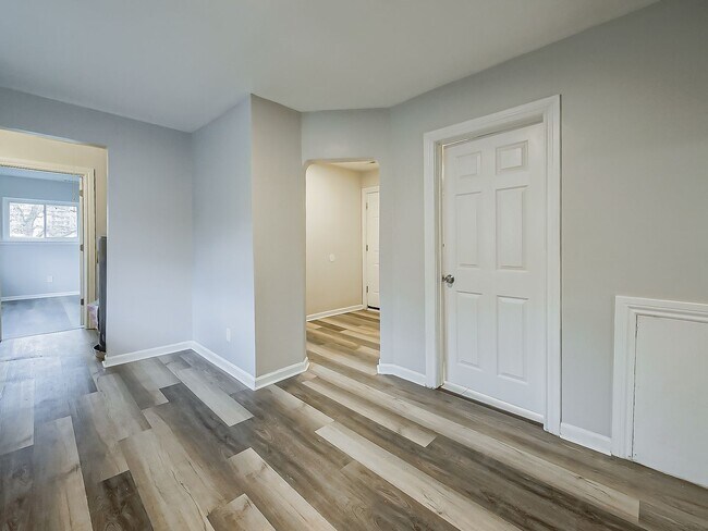 Building Photo - SECTION 8 ACCEPTED! Fresh Start in the Heart of Hazel Park – 3 Bedroom Charmer on Powell Ave