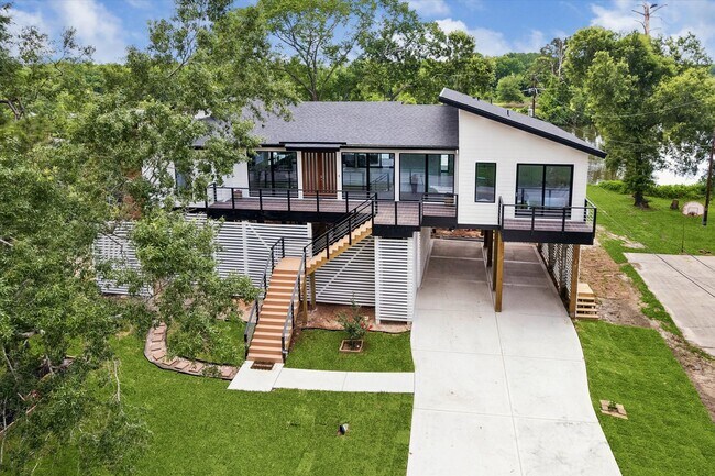 Building Photo - 407 Brook Hollow Dr