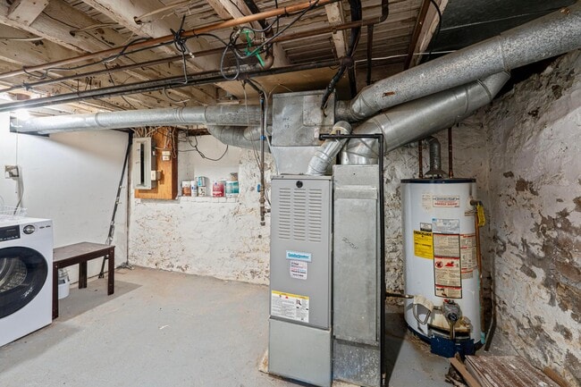 Building Photo - 514 W 1st Ave