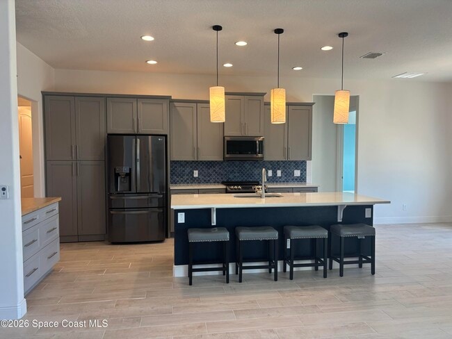 Building Photo - 718 Lyndall Ln