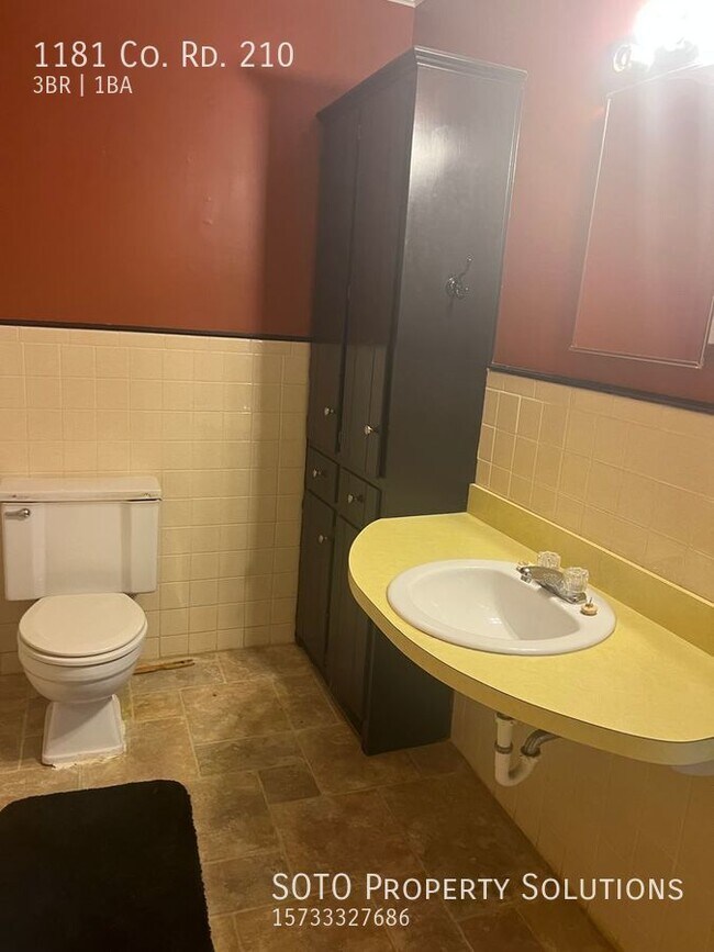 Building Photo - 3 BD / 1 BA
