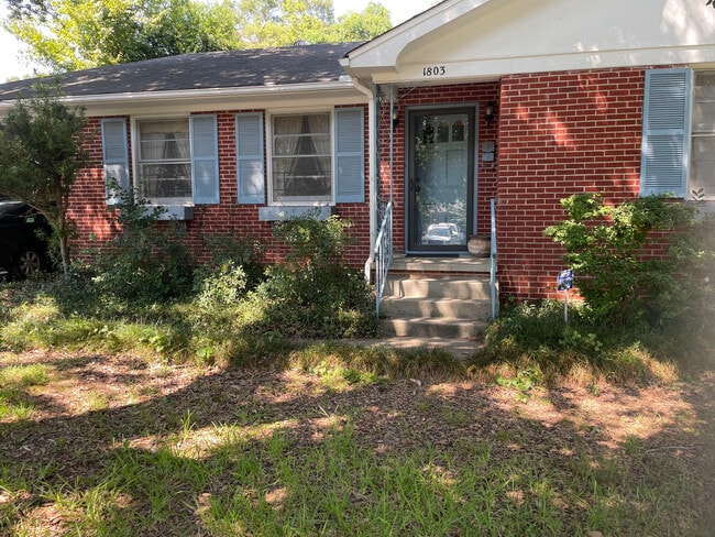 Primary Photo - 1803 MacArthur Dr