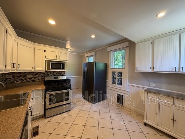 Building Photo - 1110 Park Ave