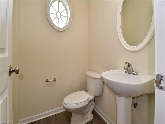 Building Photo - 3922 Village Park Ct