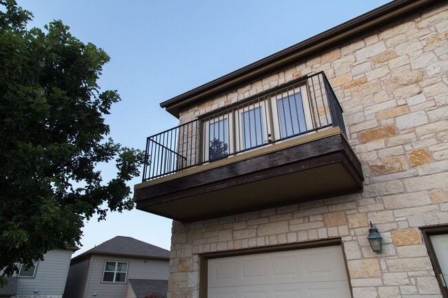Primary Photo - Town Centre Condo close to Dell and Shoppi...