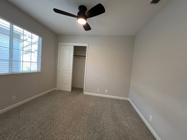 Building Photo - Upgraded Duplex Located Near Parks, Folsom...