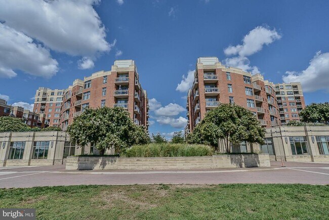Primary Photo - 3600 S Glebe Rd