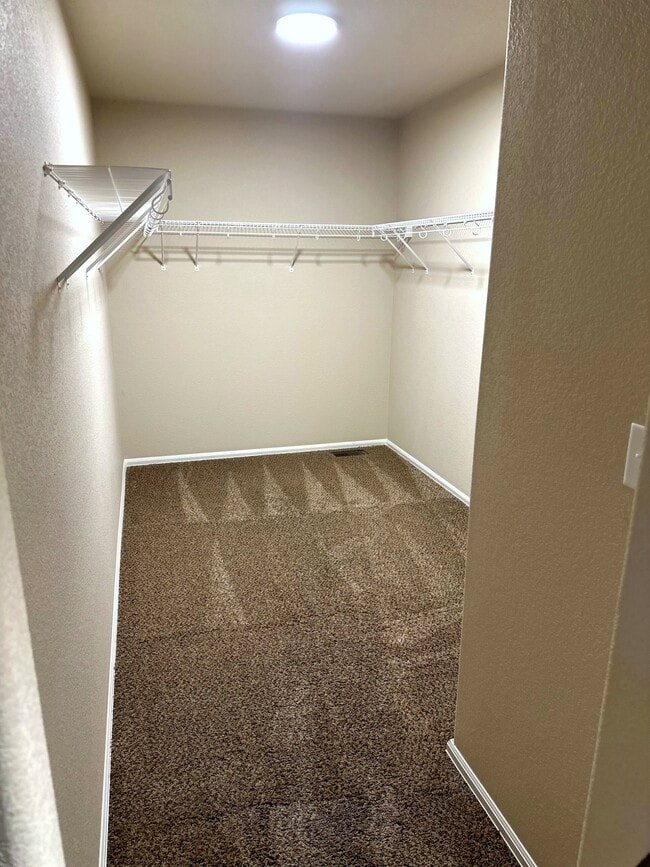 Building Photo - 1829 Final View Aly