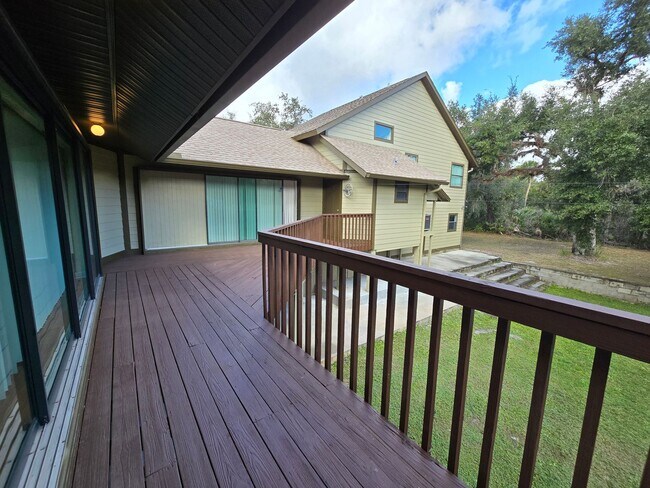 Building Photo - Rarely Available 3 bed/ 2 bath in Hidden River in Myakka