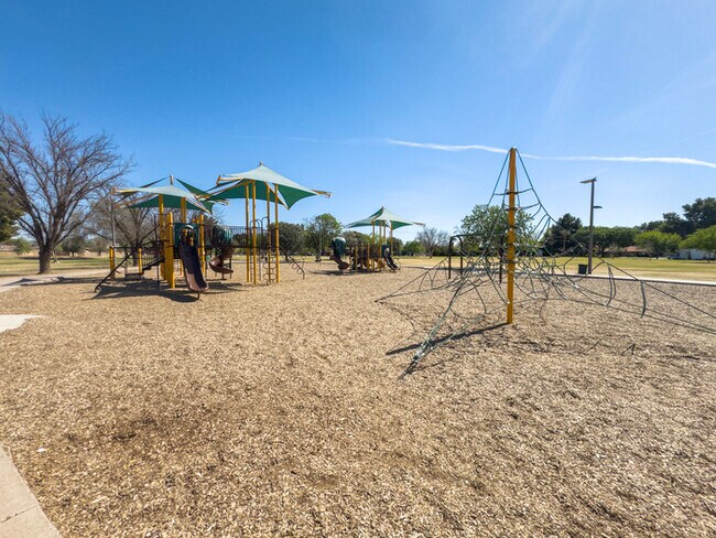 Building Photo - 3Bed/1.5Bath House at Northern Ave/31st Ave! Move-In Ready on 07/16/2026! -- NO HOA!