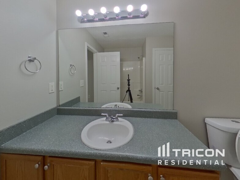 Building Photo - 7089 Merrywood Dr