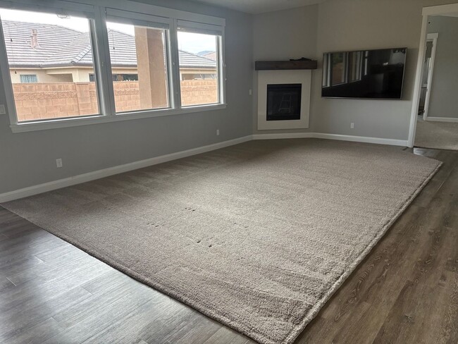 Building Photo - Charming 4-Bedroom Home in Highly Sought After Santa Clara!