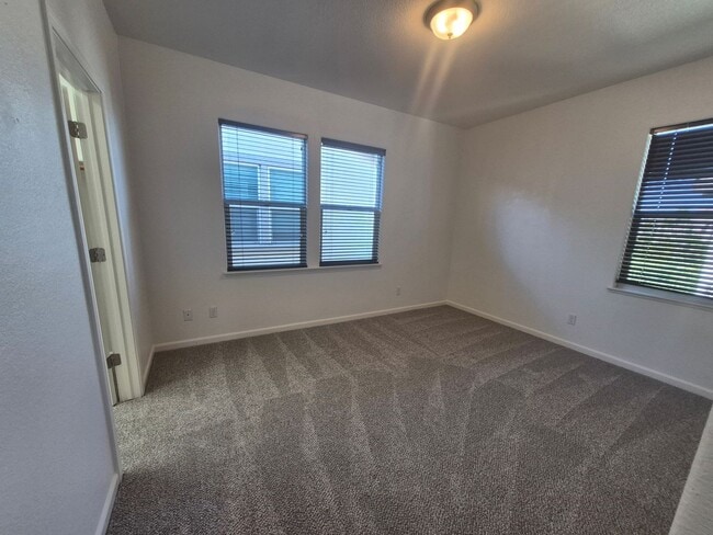 Building Photo - Spacious Four Bedroom, Three Bath Home in ...