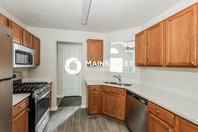 Building Photo - 5 Bedroom Pet-Friendly Home in McDonough, ...