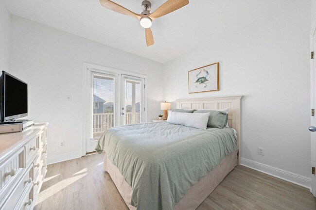 Building Photo - 6084 Sawgrass Cir