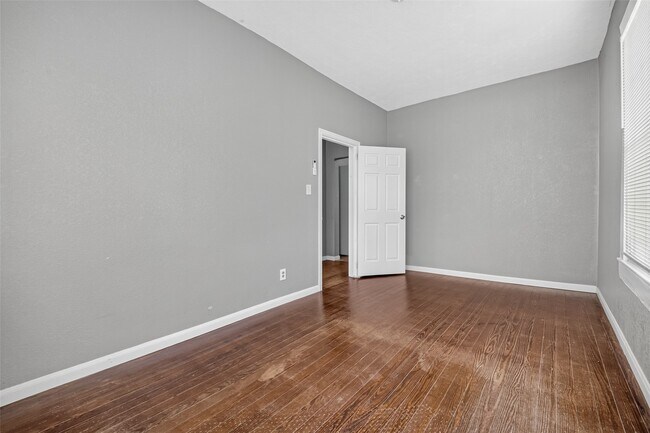 Building Photo - 3010 Garrow St