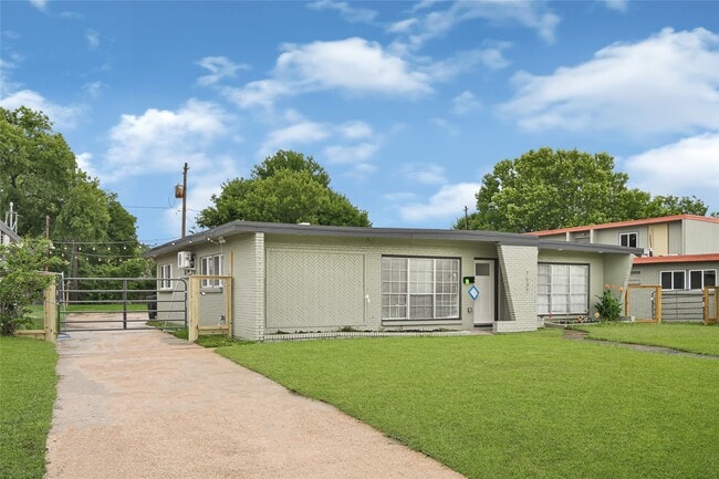 Building Photo - 7537 Westover St