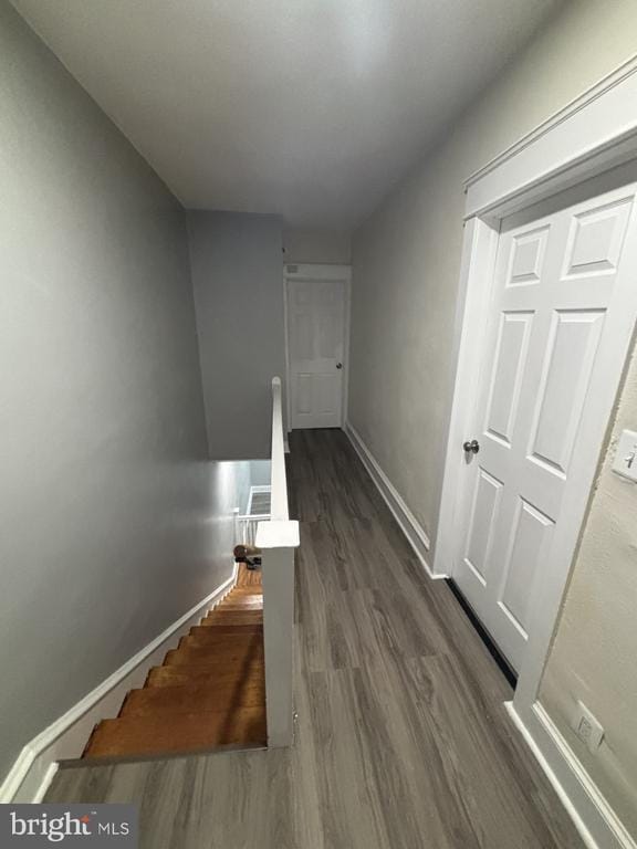 Building Photo - 122 Sharon Ave