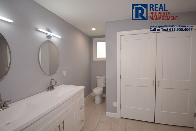 Building Photo - Great 3 bd 2.5 ba with Washer/Dryer includ...
