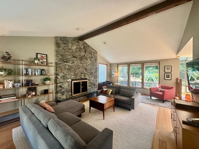 Building Photo - Cul-De-Sac Home