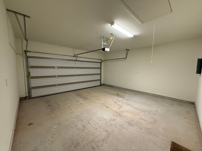 Building Photo - WATER FRONT PROPERTY! BEAUTIFUL 3BD/2BA HOME!