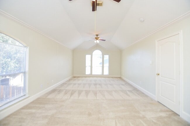 Building Photo - 21210 Woodland Green Dr