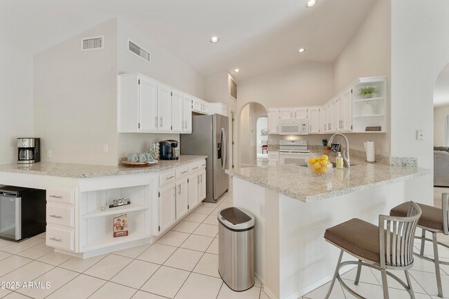 Building Photo - 11115 E Bellflower Ct