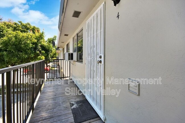 Building Photo - 329 Blossom Hill Rd