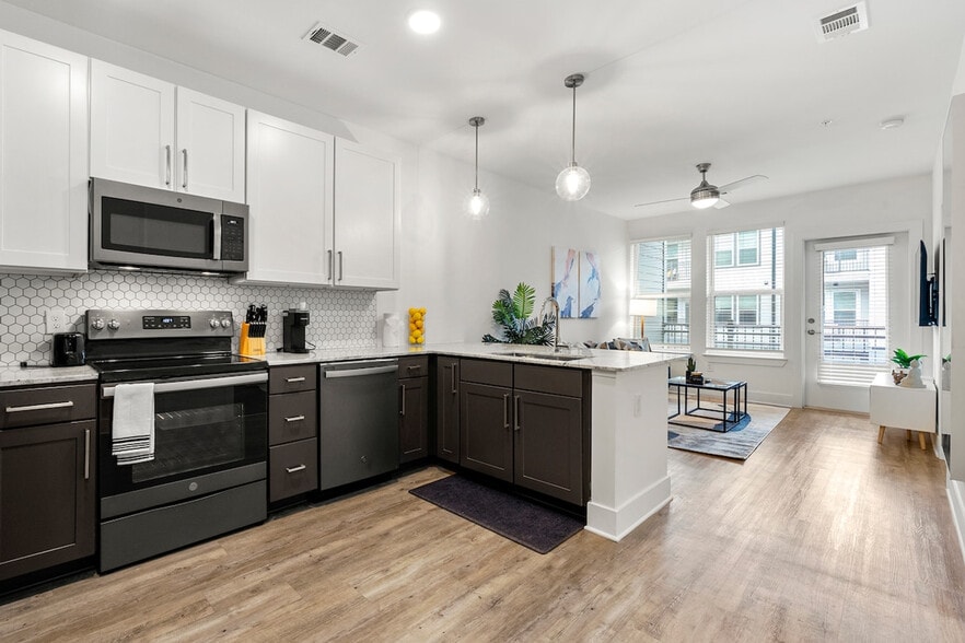 Building Photo - 230 Bill Kennedy Wy SE